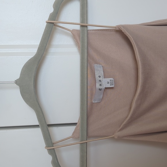 Size Medium Tan Women's Tank Top - Picture 4 of 5